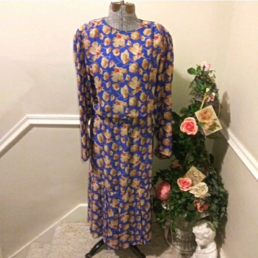 Vintage 1980's Jordan Ari Vibrant Blue, Tan & Red Poppy Print Midi Dress - Picture 12 of 12